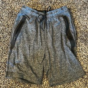 American Eagle men’s shorts